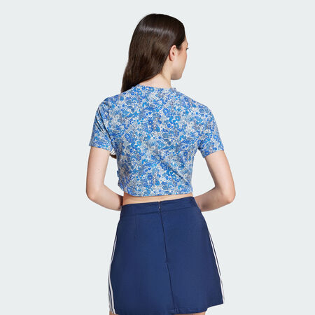 ADIDAS ORIGINALS T-shirt baby ton sur ton adidas Originals x Liberty London Multicolor / Chalk White / Ambient Sky / Night Indigo FEMME