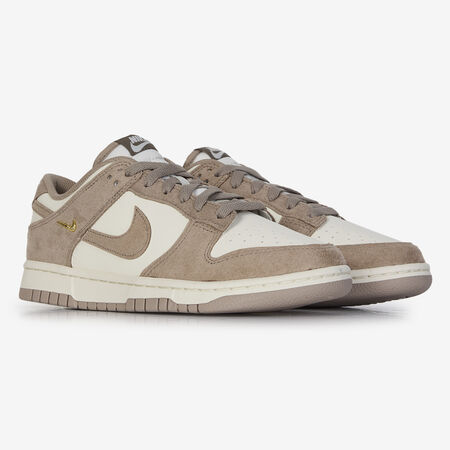 NIKE dunk DUNK LOW SUEDE MINI SWOOSH BLANC/BEIGE FEMME