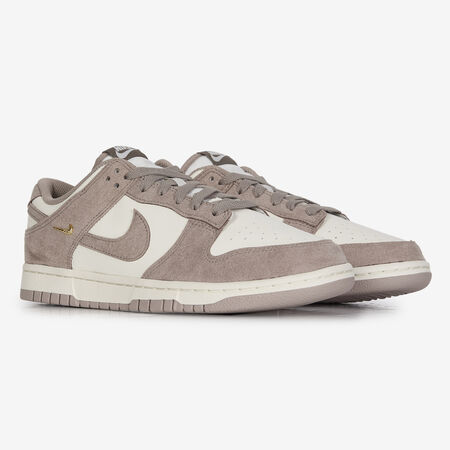 NIKE dunk DUNK LOW SUEDE MINI SWOOSH BLANC/BEIGE HOMME