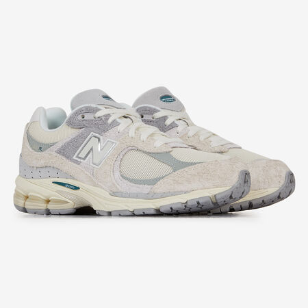 NEW BALANCE 2002r 2002R BEIGE WOMEN